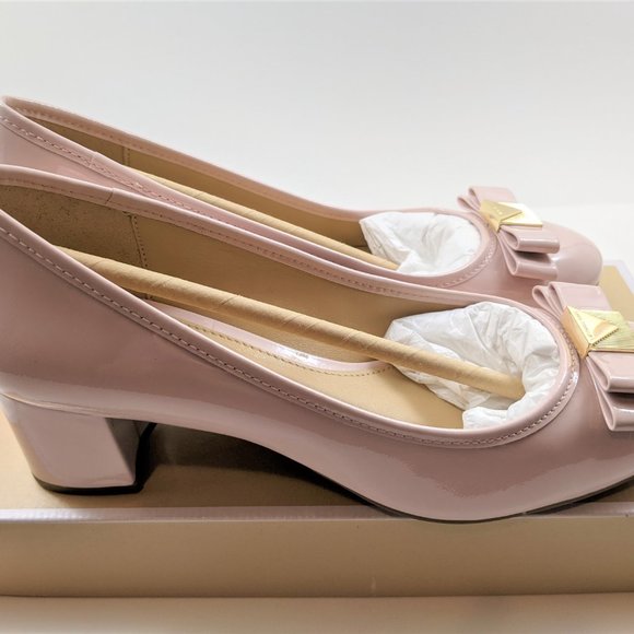 Michael Michael Kors Caroline Pump - Picture 7 of 9